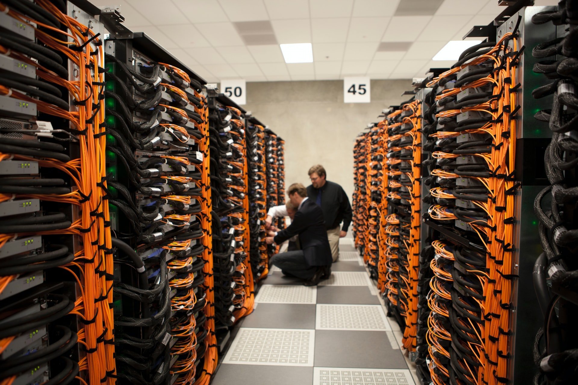 Dedicated server vs the cloud 9